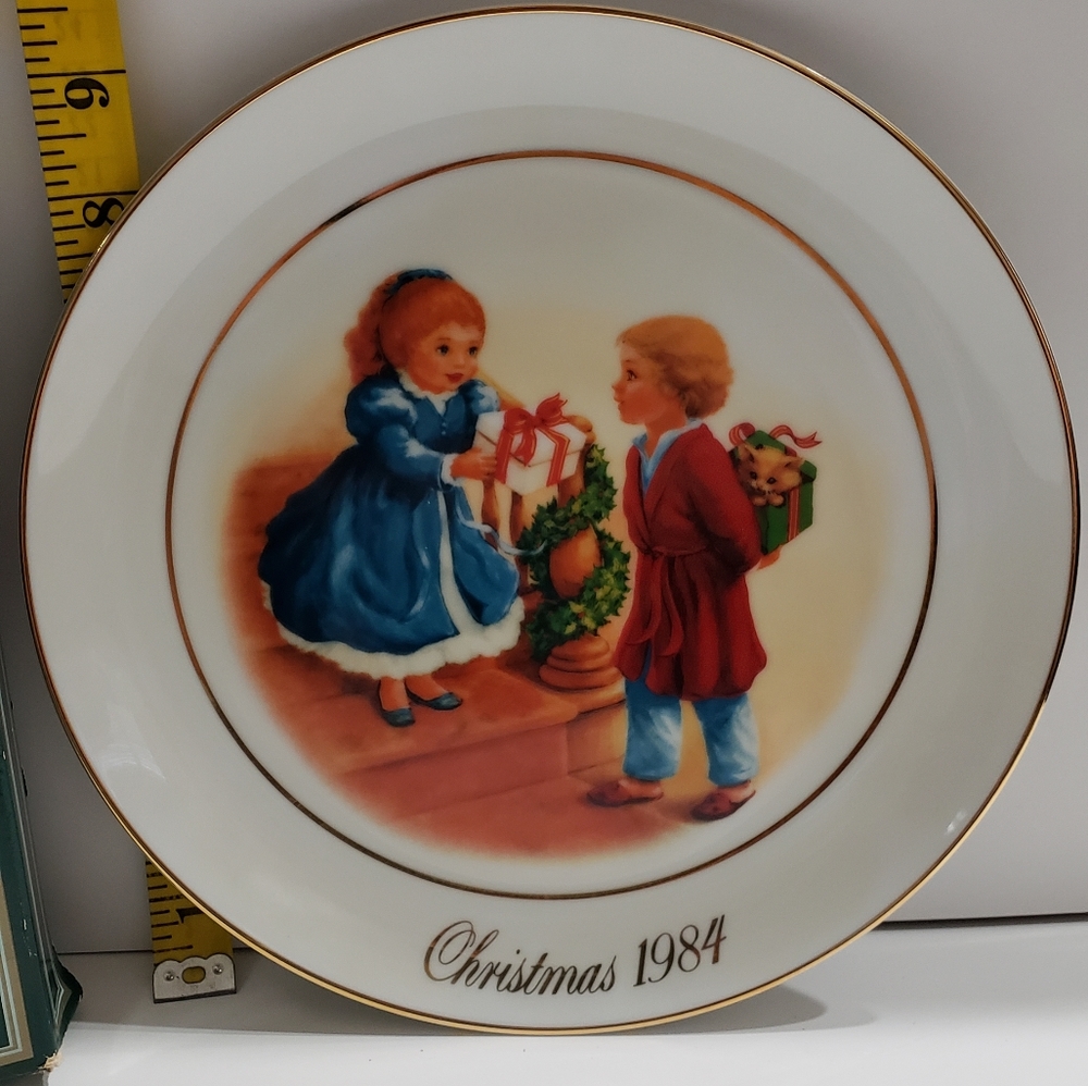 1984 Avon collector plate